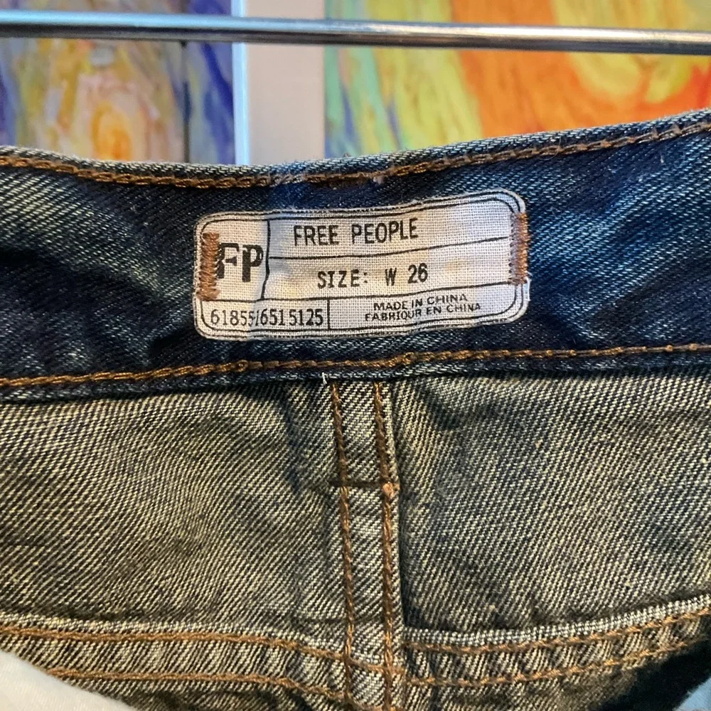 Free People 26” button fly denim distressed shorts - Picture 4 of 4